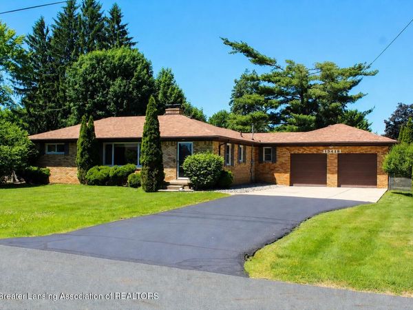 15418 Chetwyn Drive, Lansing, MI 48906