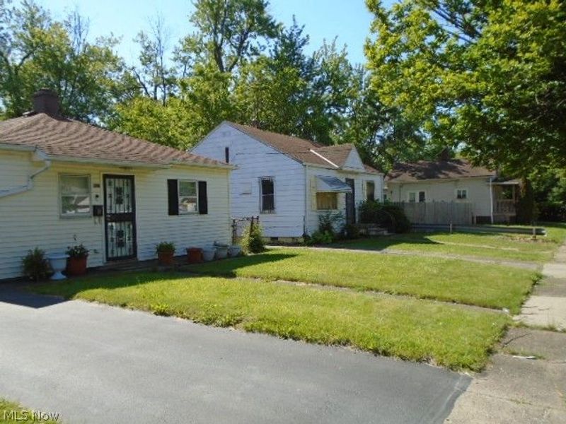 4357 E 144th Street, Cleveland, OH 44128 Photo 2