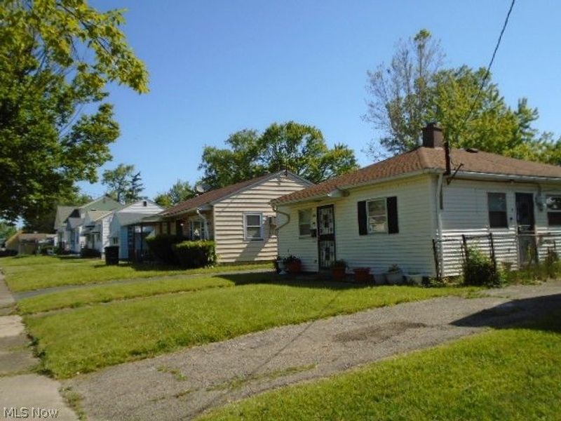 4357 E 144th Street, Cleveland, OH 44128 Photo 3