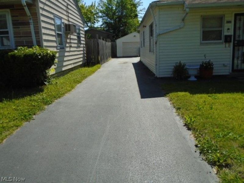 4357 E 144th Street, Cleveland, OH 44128 Photo 4