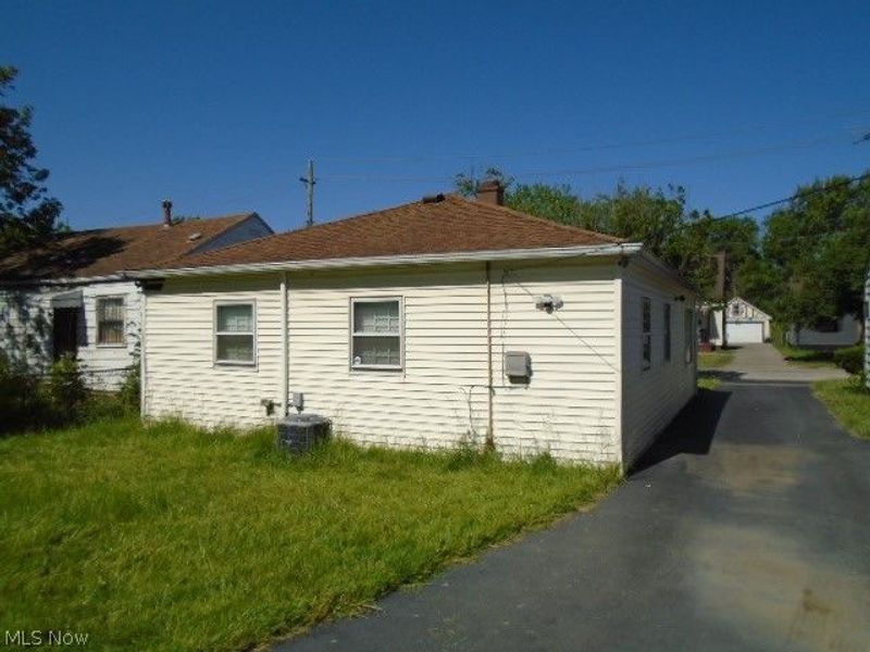 4357 E 144th Street, Cleveland, OH 44128 Photo 6