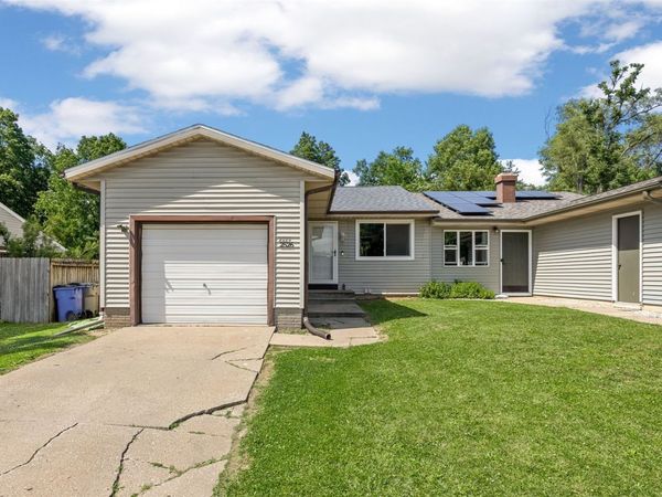 2526 Ellis View Court NW, Cedar Rapids, IA 52405
