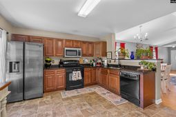 942 Farnsworth Drive  photo 4