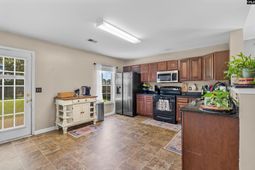 942 Farnsworth Drive  photo 4