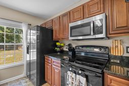 942 Farnsworth Drive  photo 4