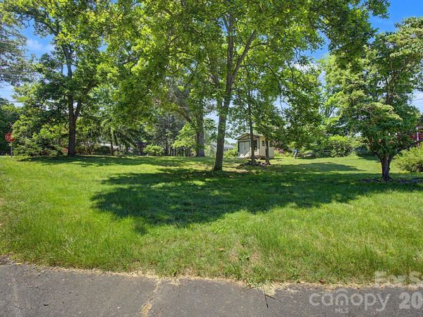 99999 College Crescent , Weaverville, NC 28787