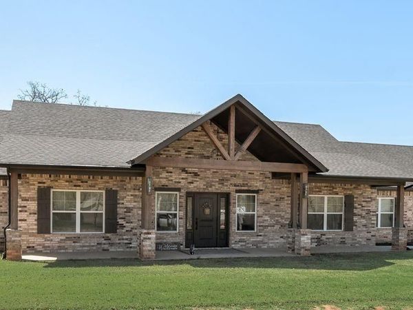 245 Creek Crossing Street, Alvord, TX 76225