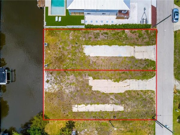 24533 Dolphin ST , BONITA SPRINGS, FL 34134