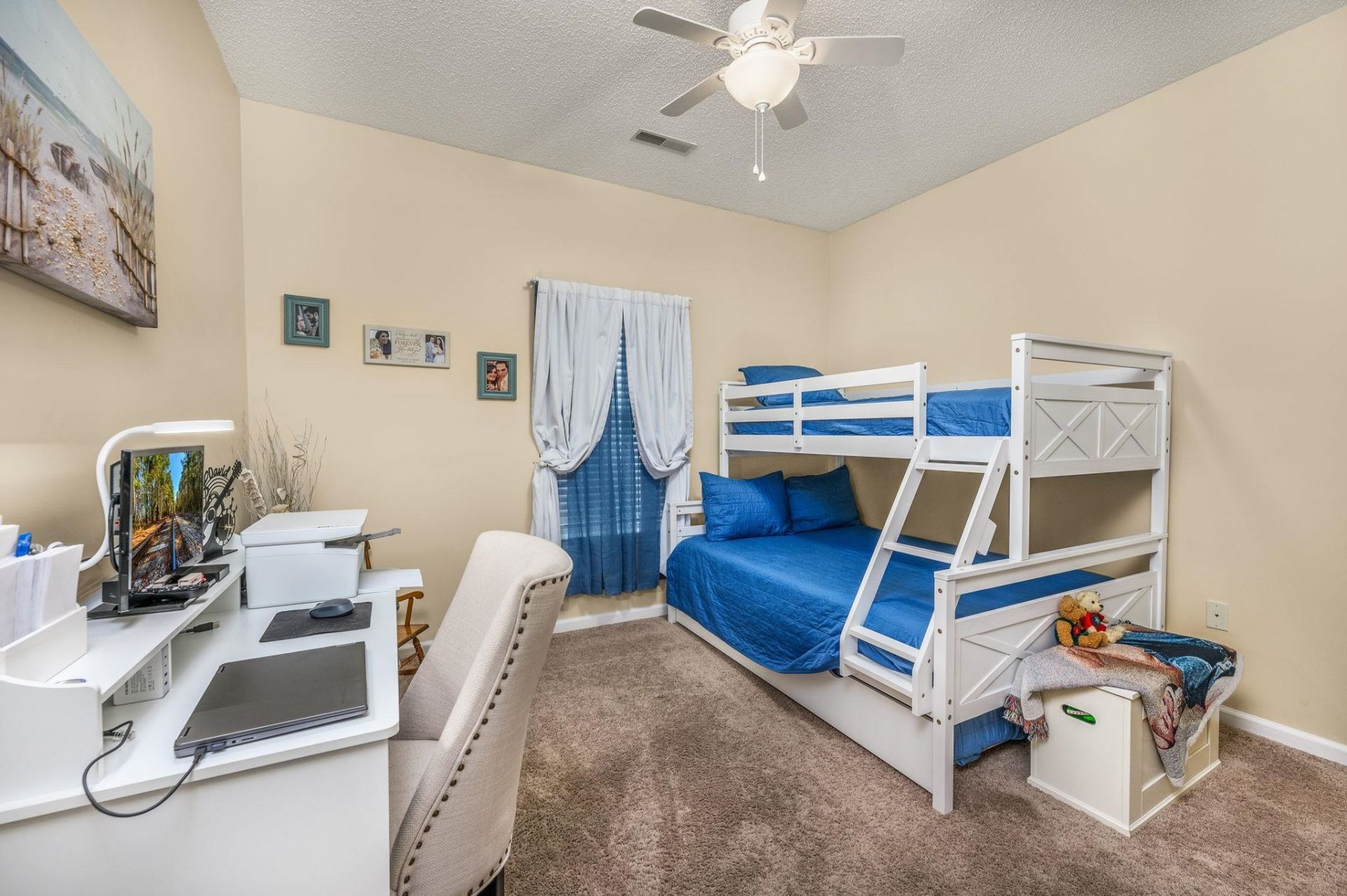 246 Sun Colony Blvd. Photo 17