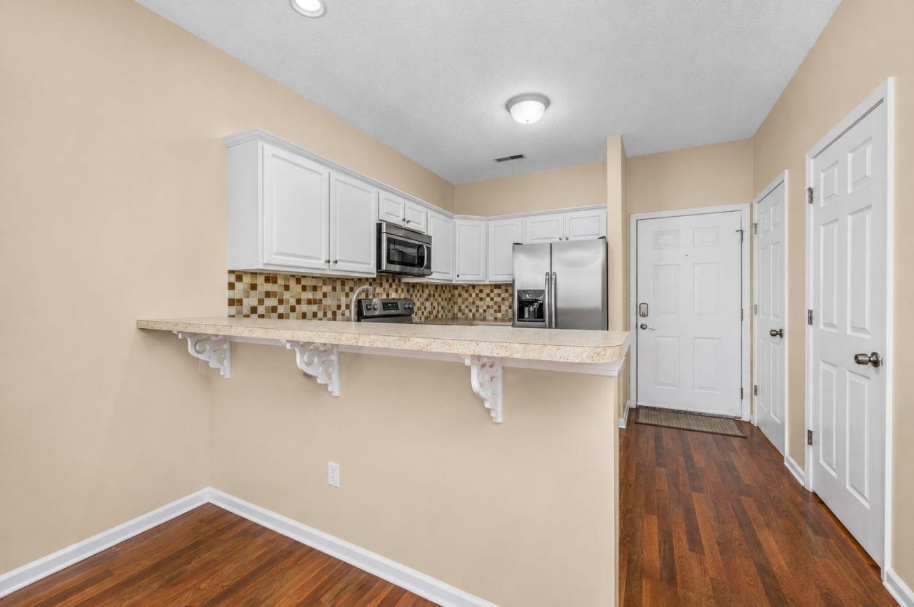 246 Sun Colony Blvd. Photo 5