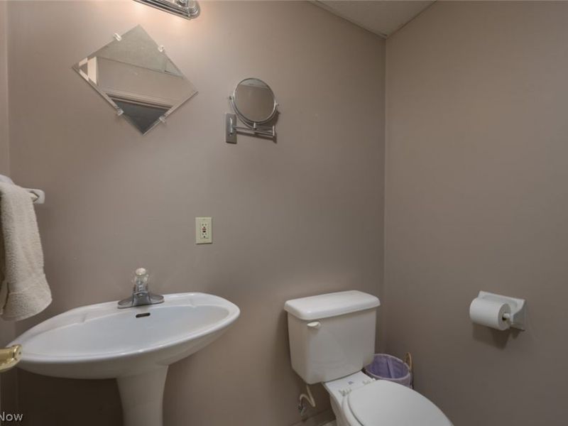 238 Shenandoah Boulevard, Barberton, OH 44203 Photo 24