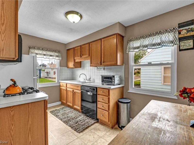 12624 Southern Avenue, Garfield Heights, OH 44125 Photo 11