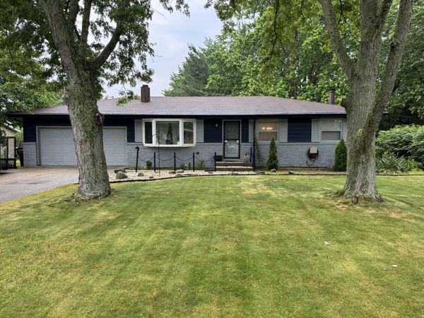 4018 Woodland Lane, St. Joseph, MI 49085