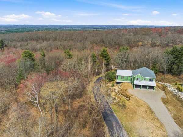 135 Nobscot Drive, Framingham, MA 01701