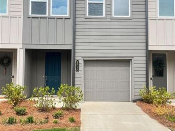1516 Parks Edge Lane, Atlanta, GA 30318