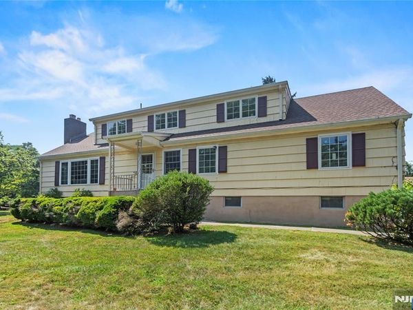 10 Allendale Road, SADDLE RIVER, NJ 07458