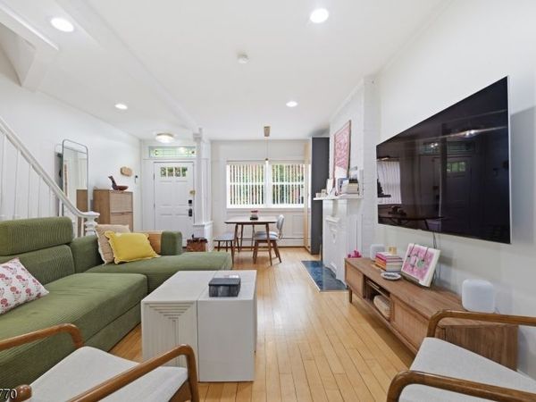 260 5th St, Jersey, NJ 07302