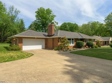 34995 Solon Road, Solon, OH 44139