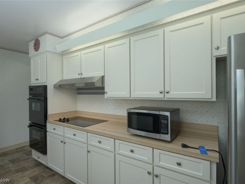 34995 Solon Road, Solon, OH 44139 Photo 10