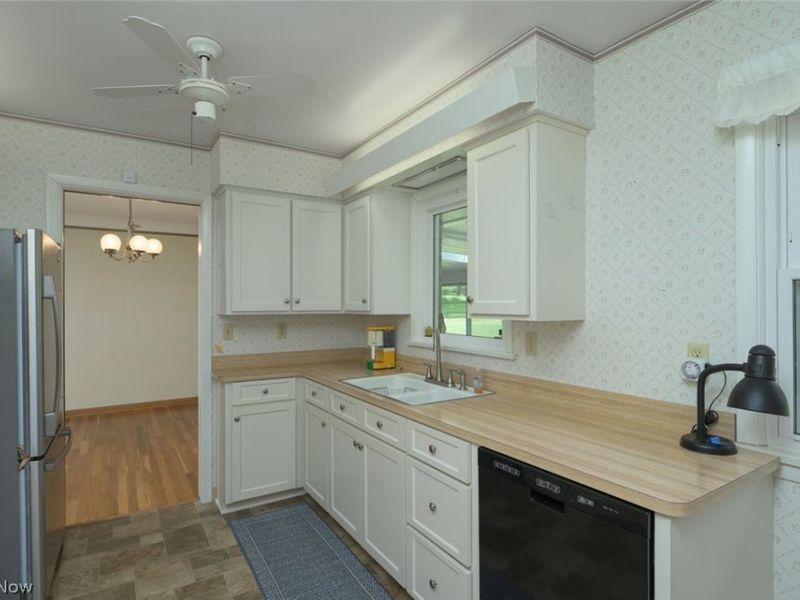 34995 Solon Road, Solon, OH 44139 Photo 9
