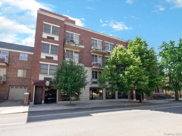 2519 35th Street, Unit 4C, Astoria, NY 11103