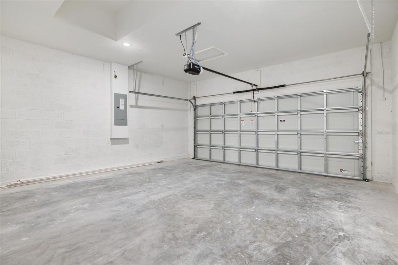 8100 N Hillview Circle , Dunnellon, FL 34434 Photo