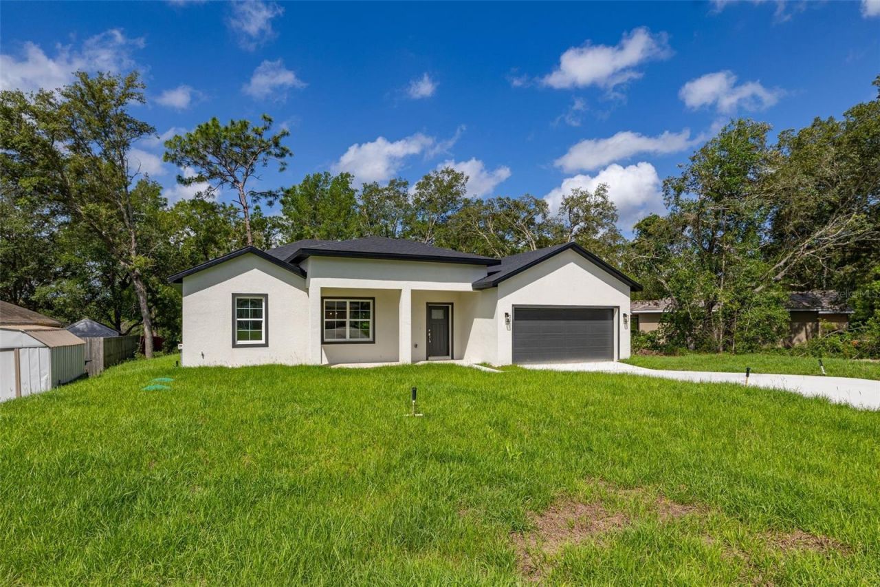 8100 N Hillview Circle , Dunnellon, FL 34434 Photo