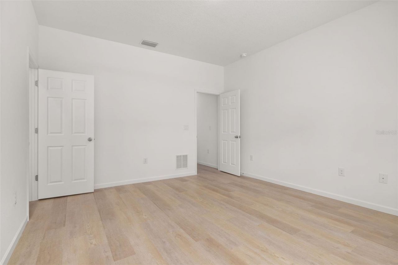 8100 N Hillview Circle , Dunnellon, FL 34434 Photo