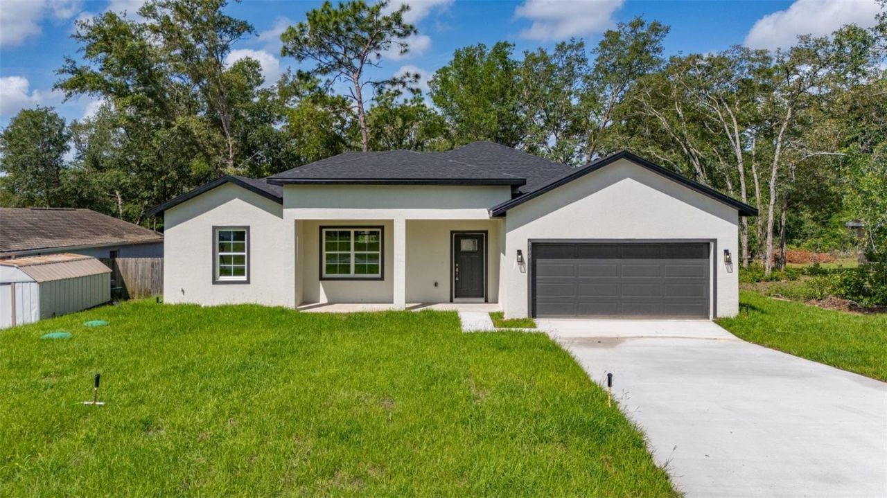 8100 N Hillview Circle , Dunnellon, FL 34434 Photo