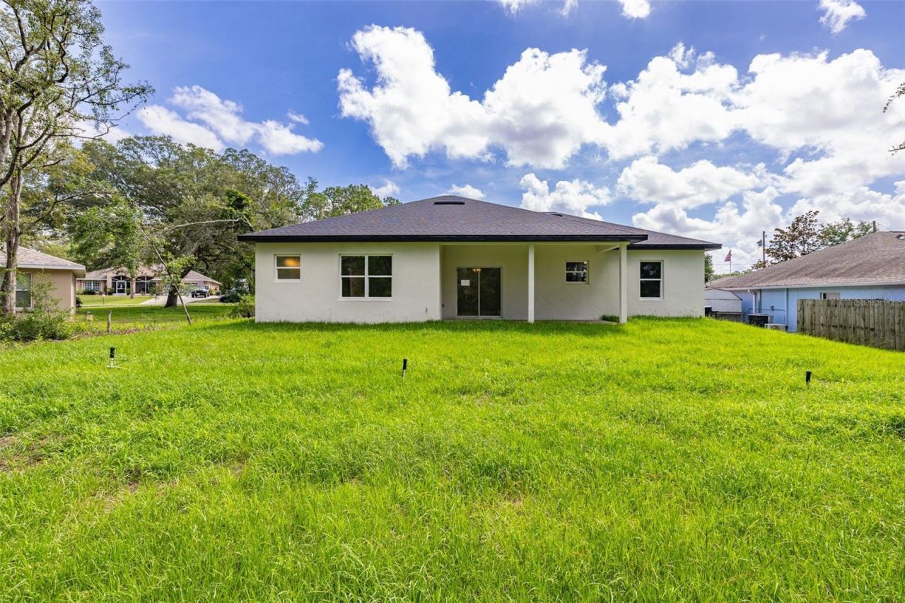 8100 N Hillview Circle , Dunnellon, FL 34434 Photo