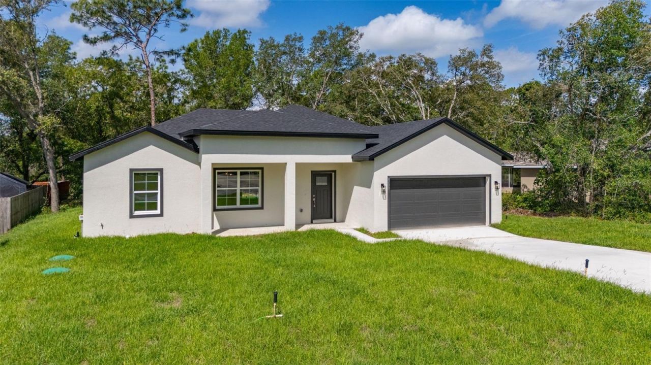 8100 N Hillview Circle , Dunnellon, FL 34434 Photo