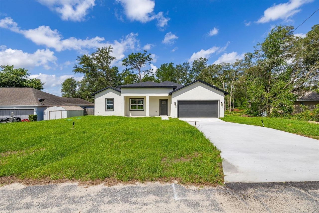 8100 N Hillview Circle , Dunnellon, FL 34434 Photo