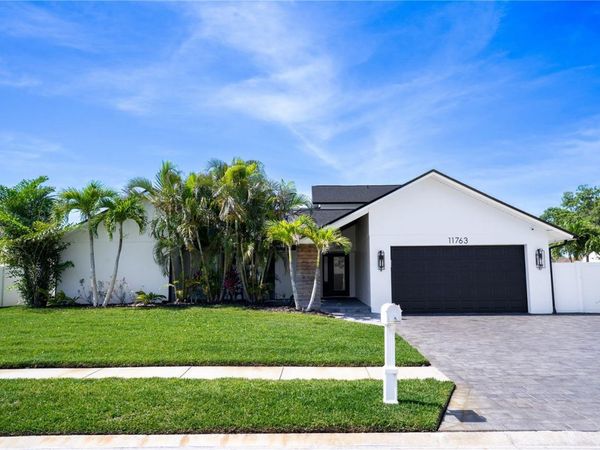 11763 HARBORSIDE CIRCLE , LARGO, FL 33773