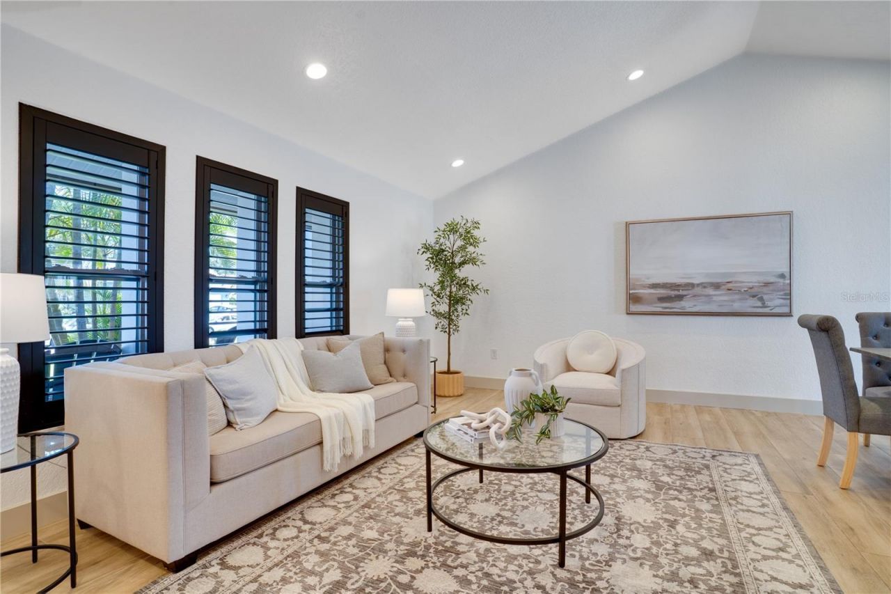 11763 Harborside Circle, Largo, FL 33773 Photo