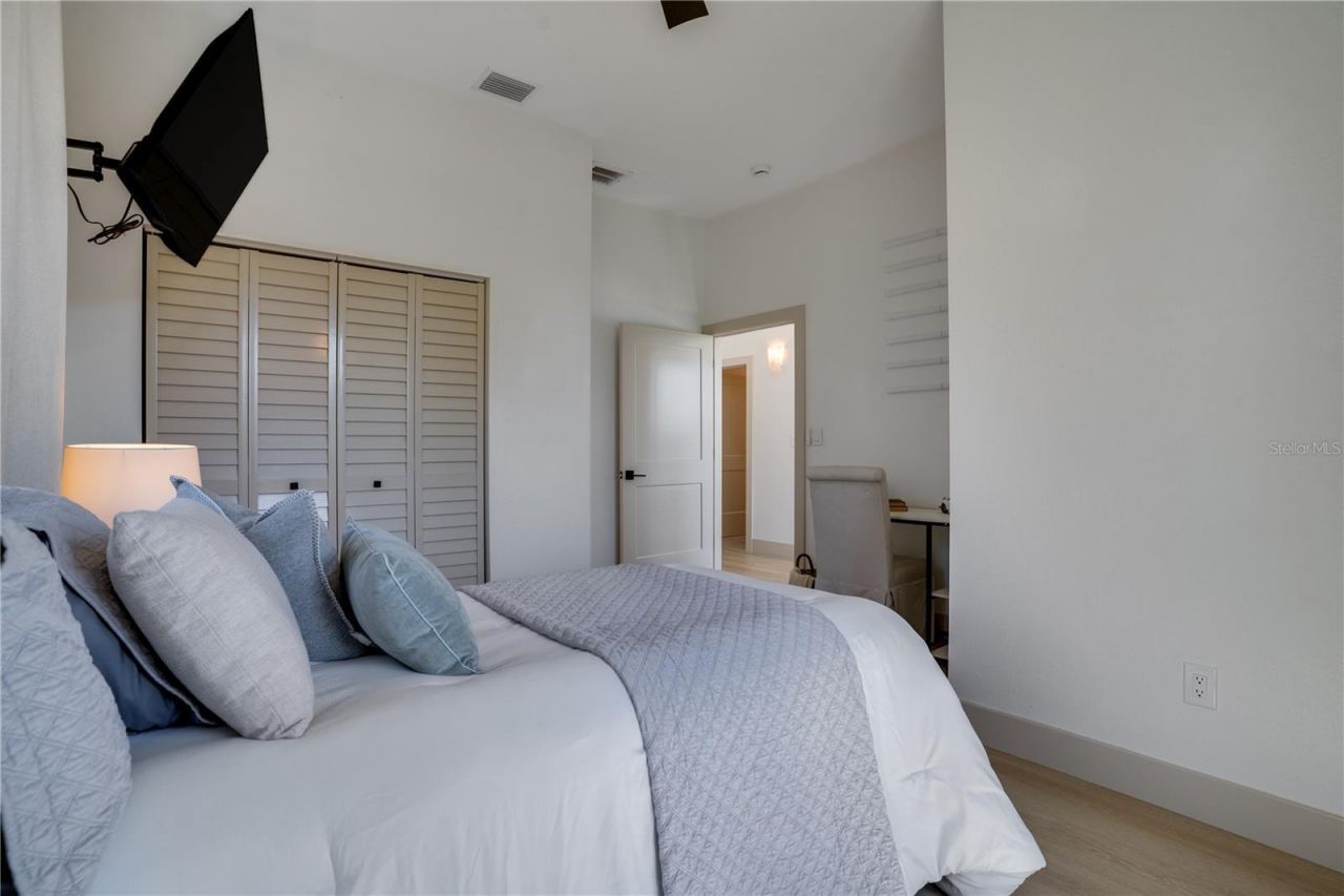 11763 Harborside Circle, Largo, FL 33773 Photo