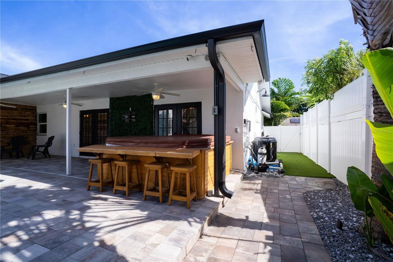 11763 Harborside Circle, Largo, FL 33773 Photo
