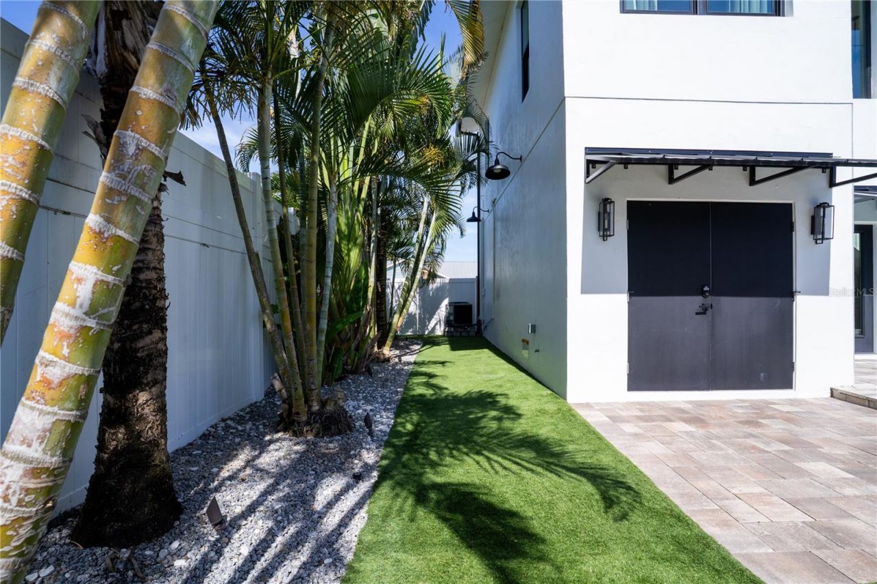 11763 Harborside Circle, Largo, FL 33773 Photo