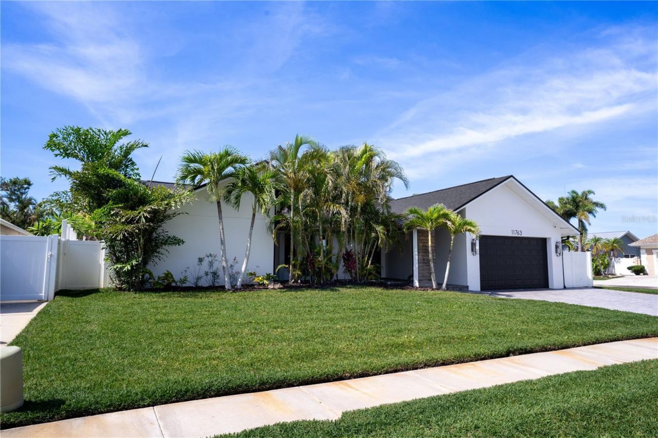 11763 Harborside Circle, Largo, FL 33773 Photo