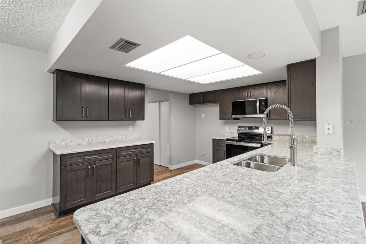 512 Paradise Point , Crystal River, FL 34429 Photo