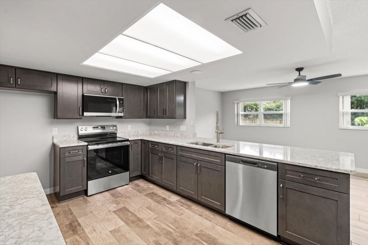 512 Paradise Point , Crystal River, FL 34429 Photo