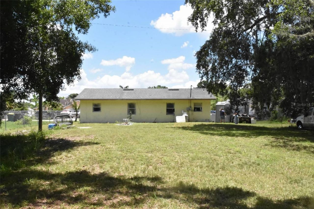907 Pine Street , Immokalee, FL 34142 Photo