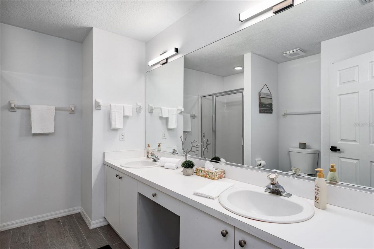 1608 Fairway Oaks Drive , Palmetto, FL 34221 Photo