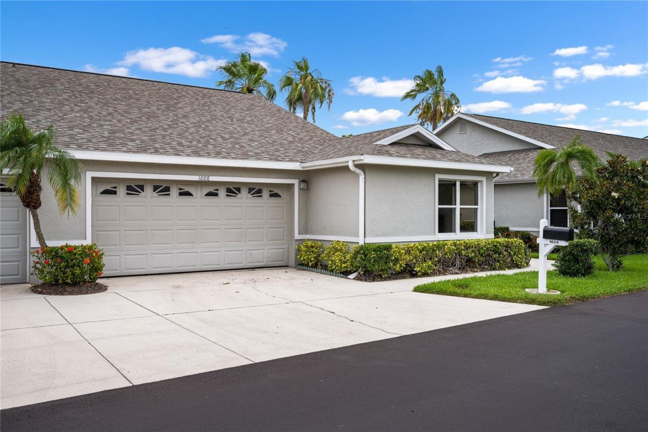 1608 Fairway Oaks Drive , Palmetto, FL 34221 Photo