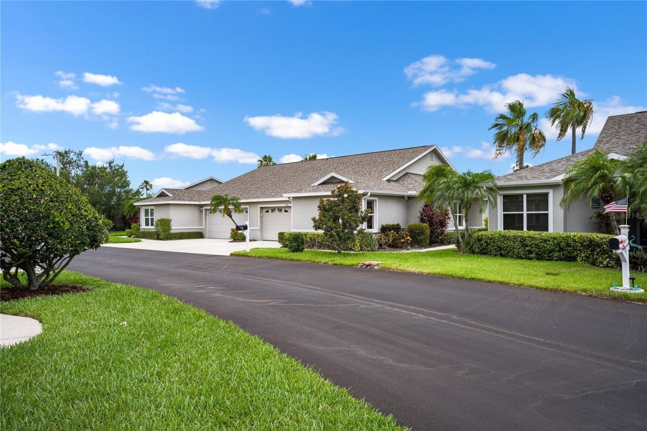 1608 Fairway Oaks Drive , Palmetto, FL 34221 Photo