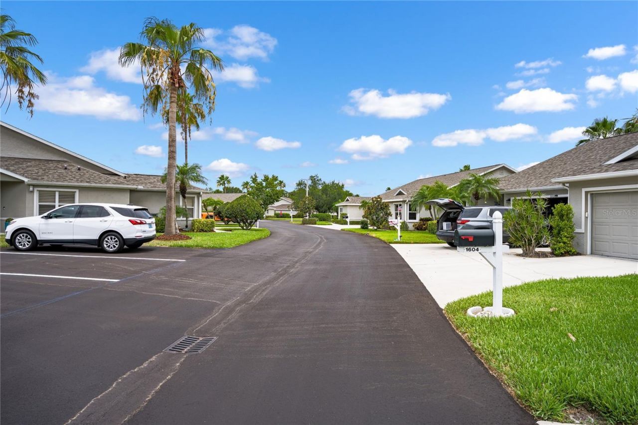 1608 Fairway Oaks Drive , Palmetto, FL 34221 Photo