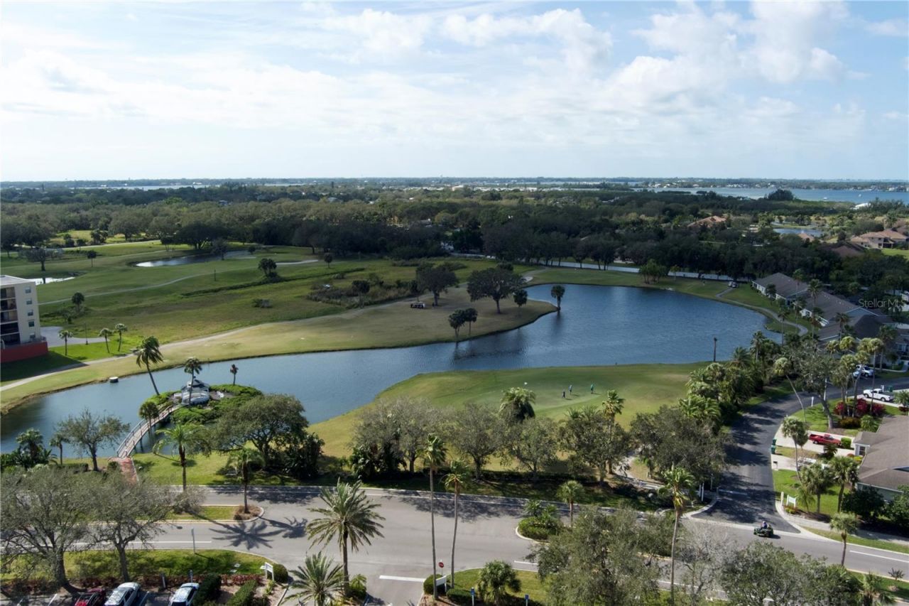 1608 Fairway Oaks Drive , Palmetto, FL 34221 Photo