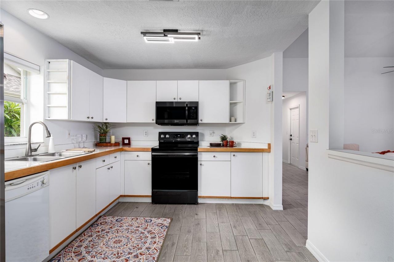 1608 Fairway Oaks Drive , Palmetto, FL 34221 Photo