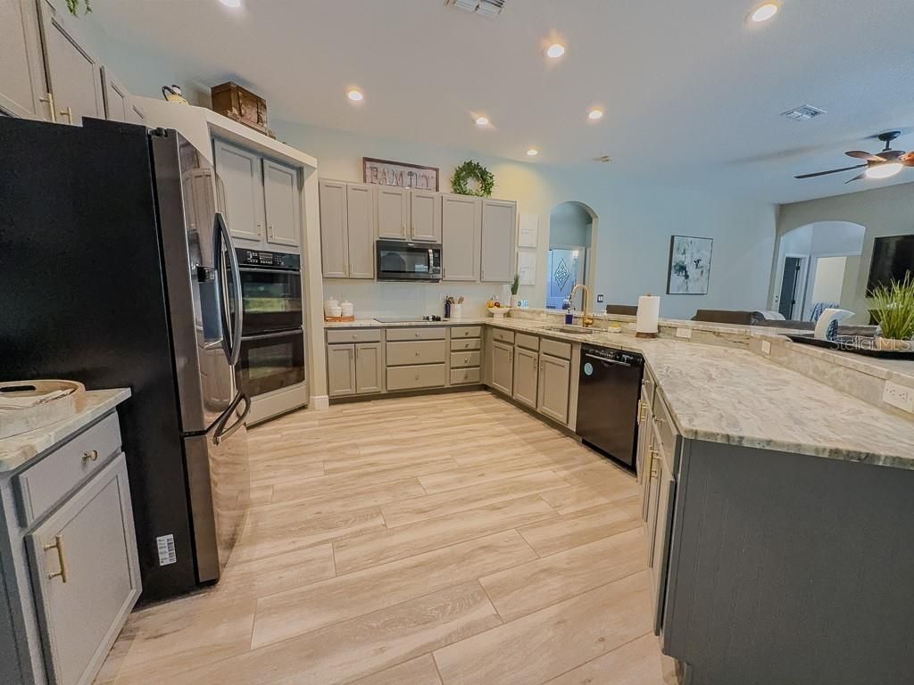 5852 Cachette De Riviera Court, New Port Richey, FL 34655 Photo