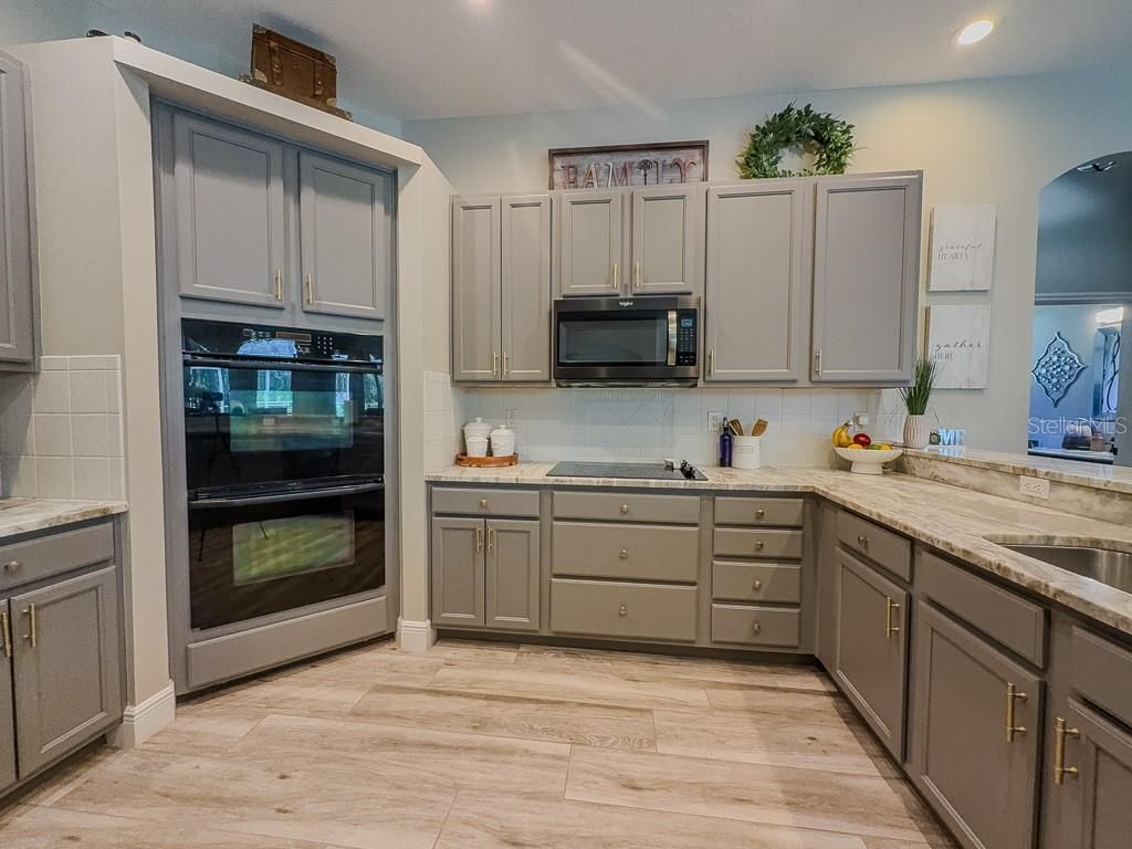 5852 Cachette De Riviera Court, New Port Richey, FL 34655 Photo