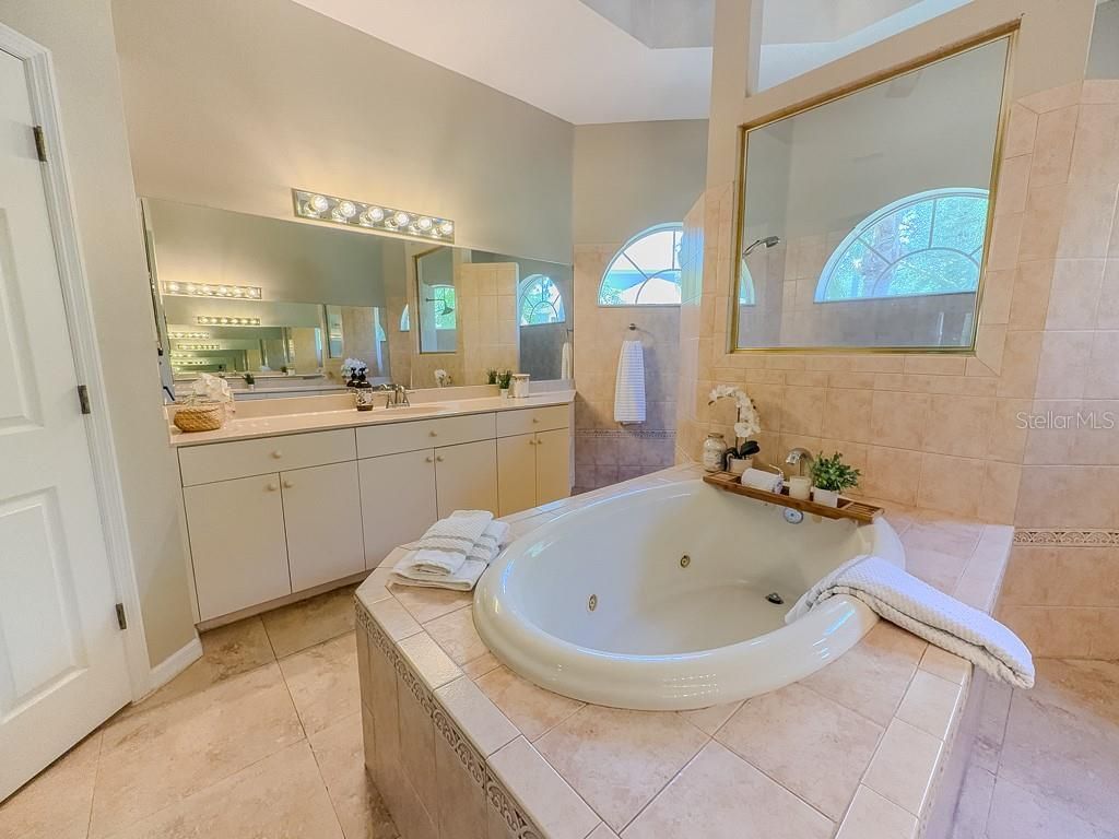 5852 Cachette De Riviera Court, New Port Richey, FL 34655 Photo